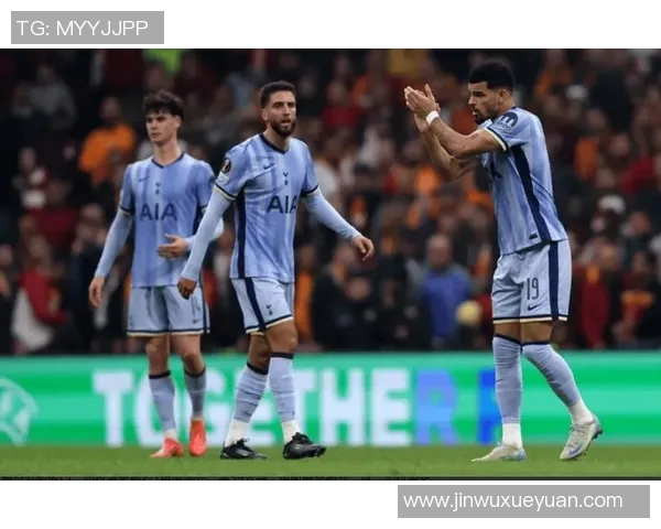 切尔西主场遭曼联逆转1比2遗憾落败引发热议 切尔西主场遭曼联逆转1比2遗憾落败引发热议