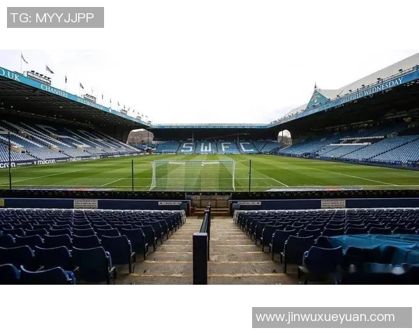 谢周三：从足球场上的闪耀星辰到球迷心中的传奇符号