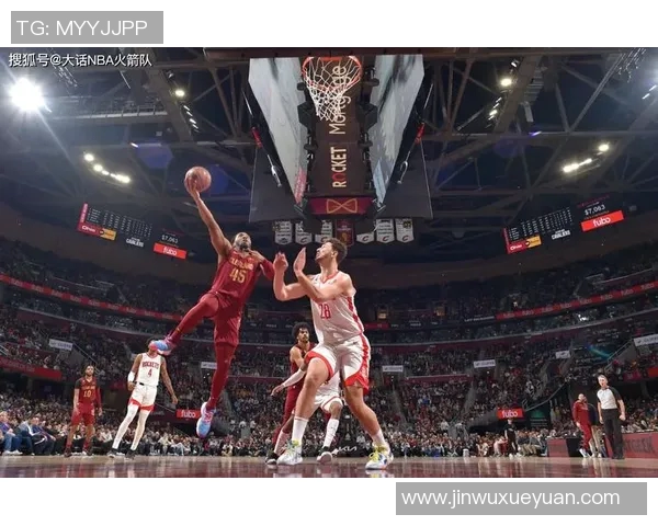 火箭队与尼克斯的激烈对决展现篮球魅力与团队精神的巅峰对抗 火箭队与尼克斯的激烈对决展现篮球魅力与团队精神的巅峰对抗